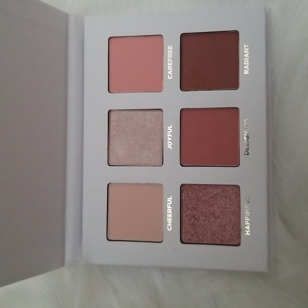 Eyeshadow palette
